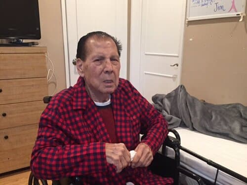 Jim Alvarado, paciente de Healing Care Hospice, veterano de la Segunda Guerra Mundial